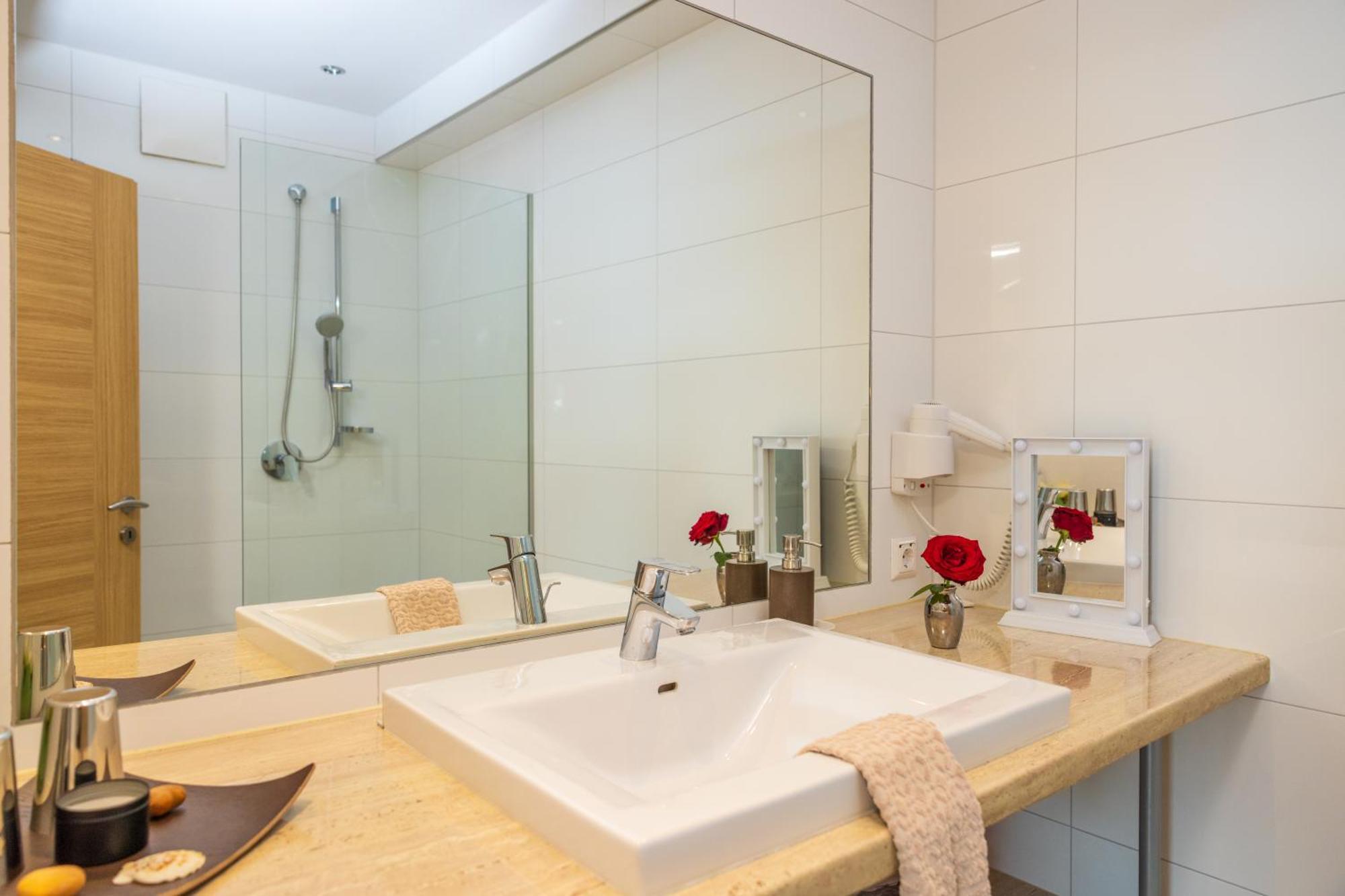 Lakeside Apartments - Adults Only Фак-ам-Зе Номер фото